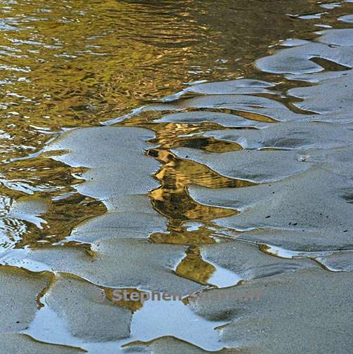 sand and water reflections 2 graphic
